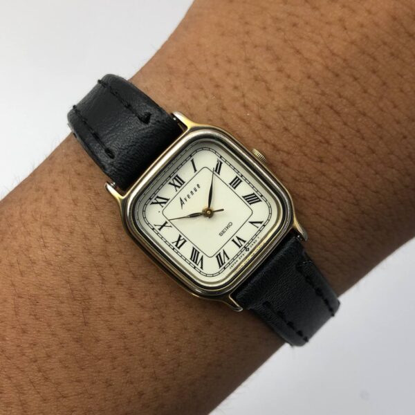 BEAUTIFUL SEIKO AVENUE ROMAN DIAL