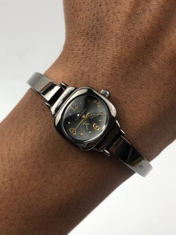 JAPAN WATCH MUNGIL