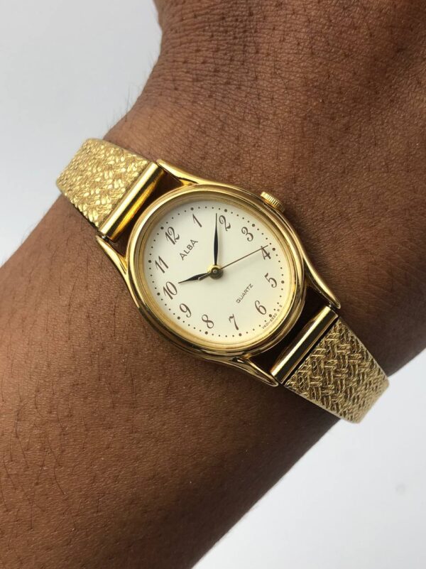 ALBA OVAL ANALOG BREGUET