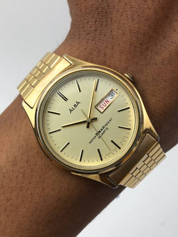 ALBA DAYDATE GOLD CASE