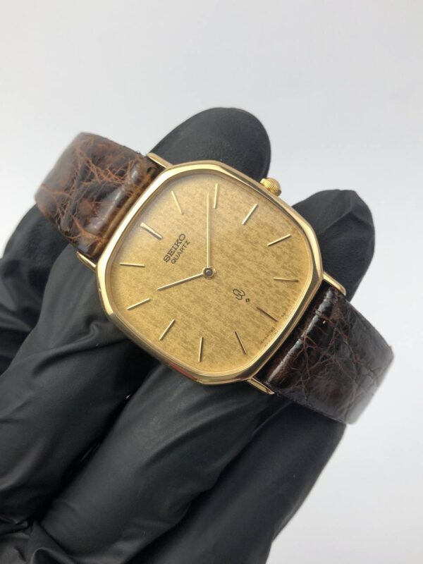 SEIKO QUARTZ TEXTURE GOLD DIAL - Gambar 4