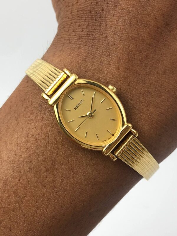 SEIKO OVAL CASE MESH GOLD TONE