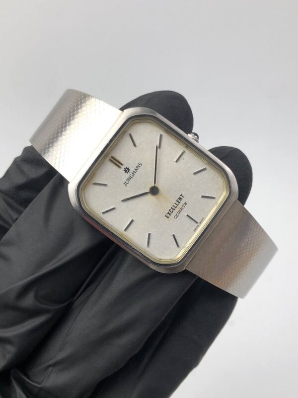 EKSLUSIF JUNGSHANS DRESSWATCH - Gambar 4