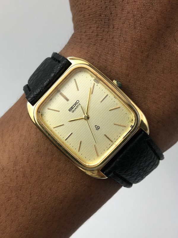 SEIKO QUARTZ JAPAN TEXTURE DIAL