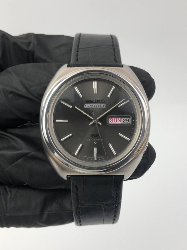 SEIKO 5 ACTUS GREY DIAL DAYDATE - Gambar 2