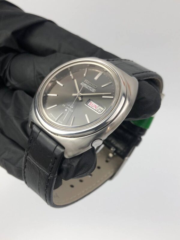 SEIKO 5 ACTUS GREY DIAL DAYDATE - Gambar 3