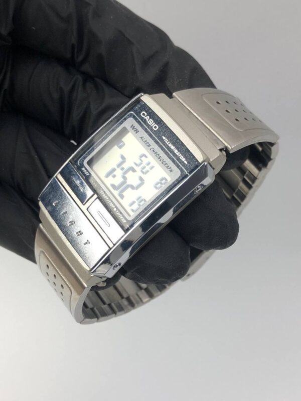 CASIO ILLUMINATOR ALARM CHRONOGRAPH - Gambar 3