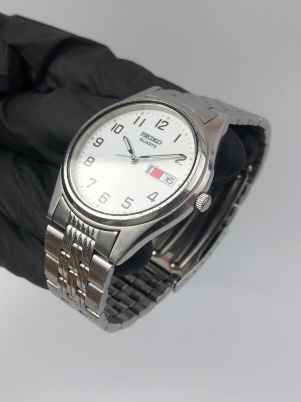 SEIKO QUARTZ DAYDATE - Gambar 3