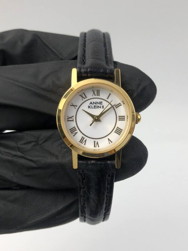 BEAUTIFUL ANNE KLEIN - Gambar 2