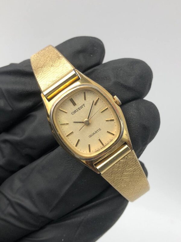 ORIENT QUARTZ KLASIK TEXTURE DIAL - Gambar 4