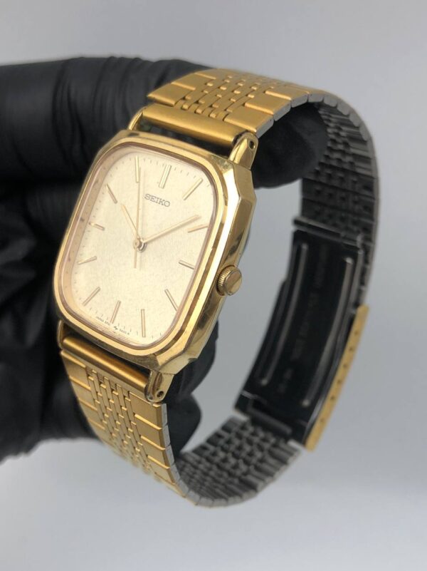 SEIKO TANK TEXTURE SNOWFLAKE DIAL - Gambar 3