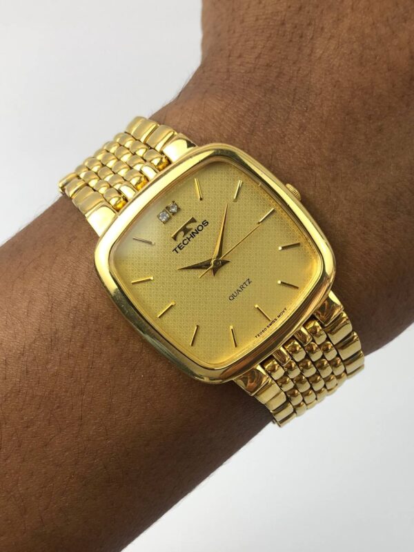 TECHNOS SWISS TEXTURE DIAL