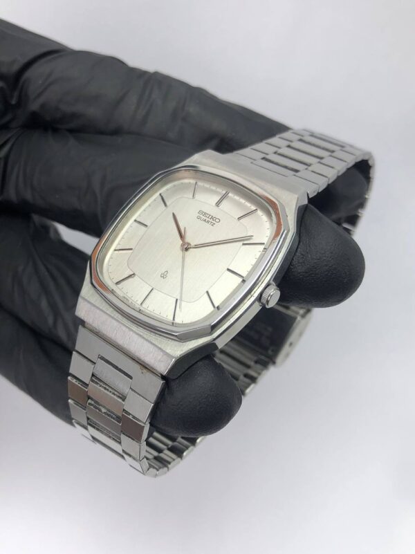 SEIKO QUARTZ GREY GUILOCHE DIAL - Gambar 3