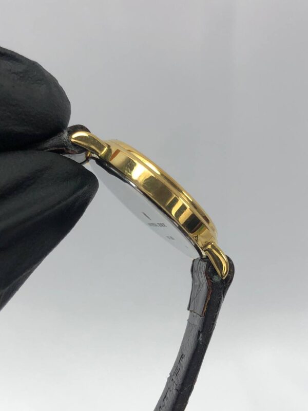 KLASIK UNIVERSAL GENEVE - Gambar 6