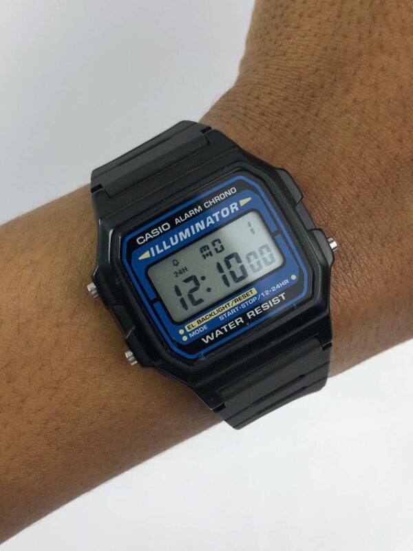 CASIO F 105