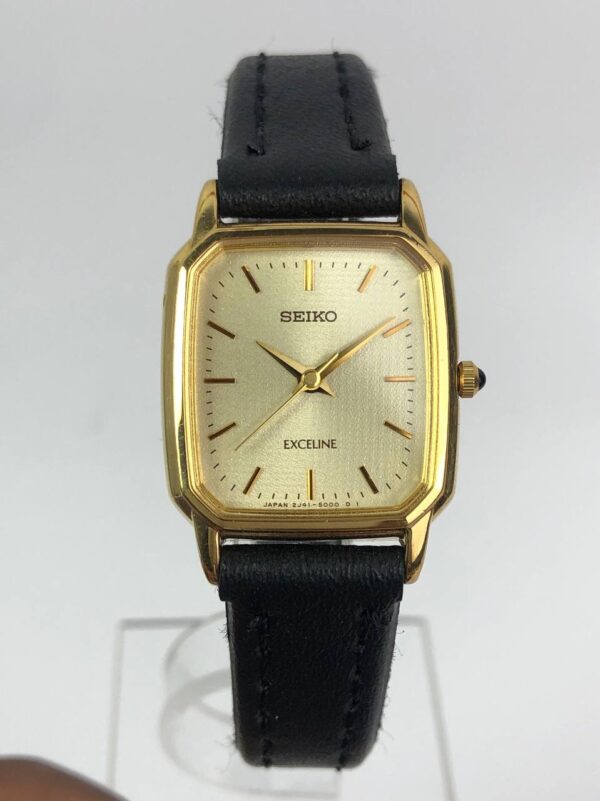 SEIKO EXCELINE TEXTURE DIAL