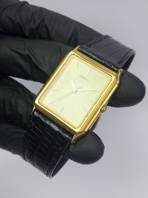 SEIKO TANK TEXTURED DIAL - Gambar 4