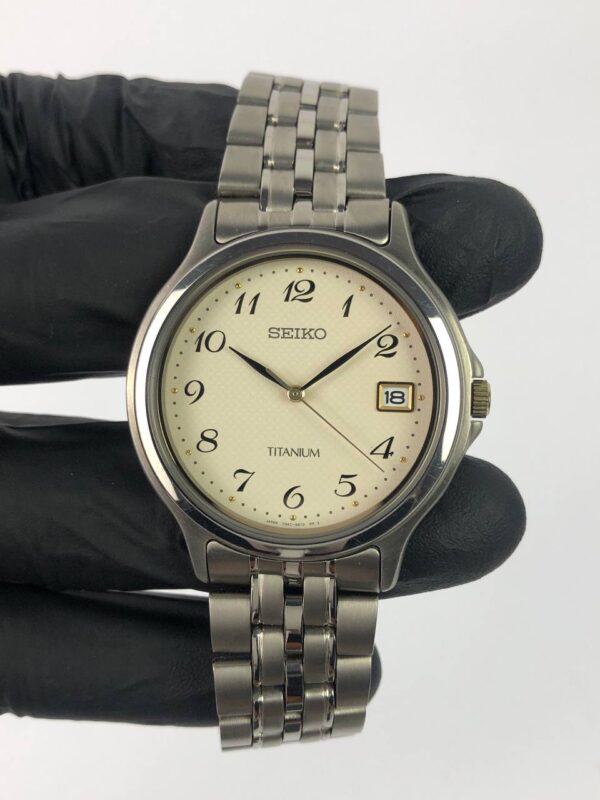 SEIKO WAFFLE DIAL FULL TITANIUM - Gambar 2