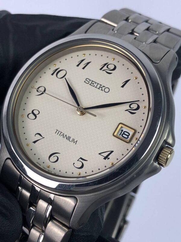 SEIKO WAFFLE DIAL FULL TITANIUM - Gambar 4