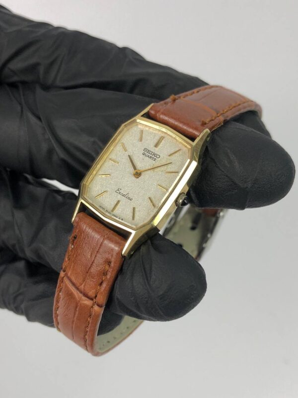 SEIKO EXCELINE SNOWFLAKE TEXTURE DIAL - Gambar 3
