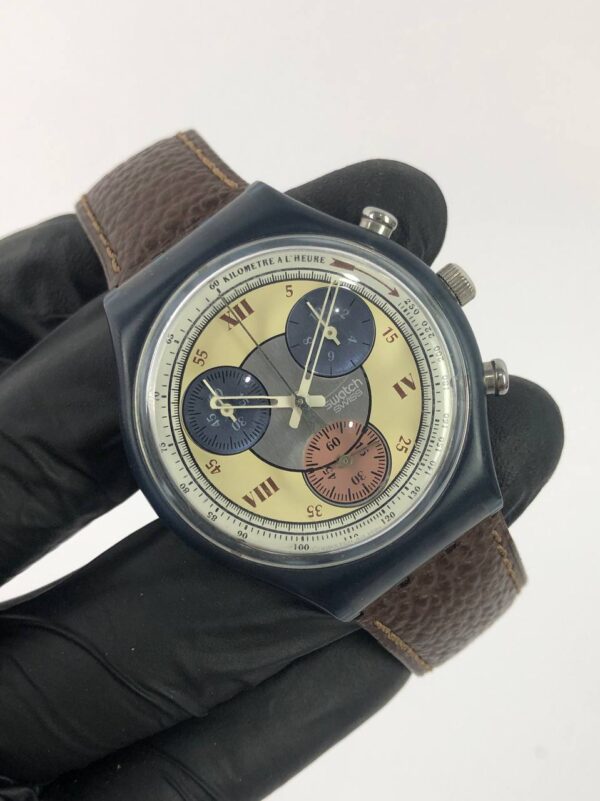 SWATCH CHRONOGRAPH MOON LOOKS SUB DIAL - Gambar 4