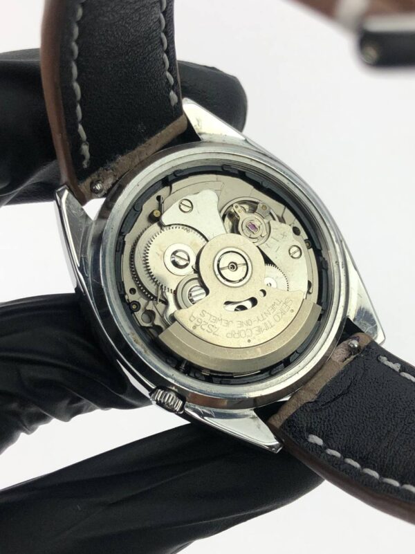 SEIKO 5 GOLD GRAPH CHECKS DIAL - Gambar 9