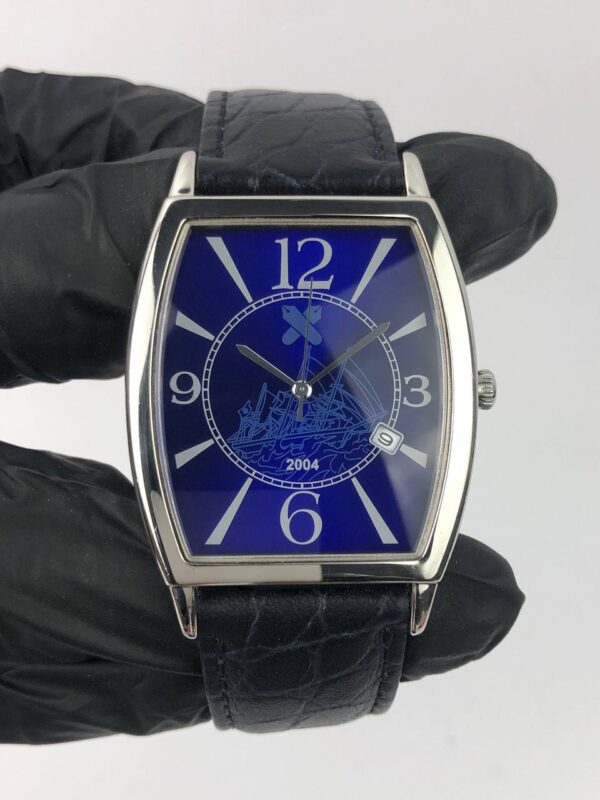 JAPAN WATCH 2004 TONNEAU CASE BLUE DIAL - Gambar 2