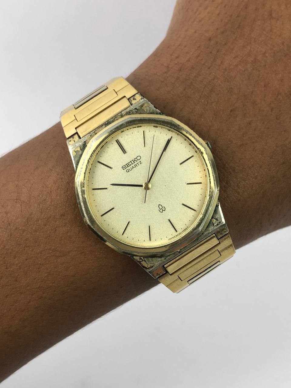 SEIKO QUARTZ VINTAGE MULTIGONAL BEZEL