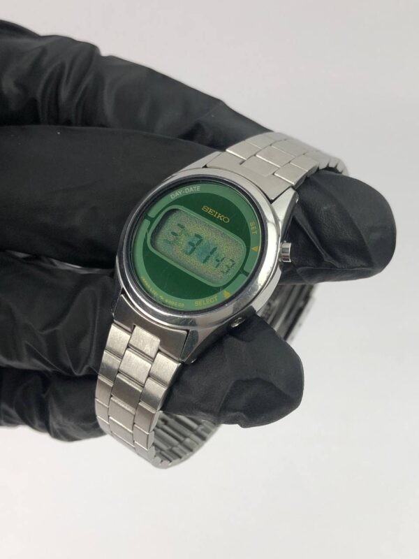 SEIKO VINTAGE LCD LADY ALL ORIGINAL - Gambar 3