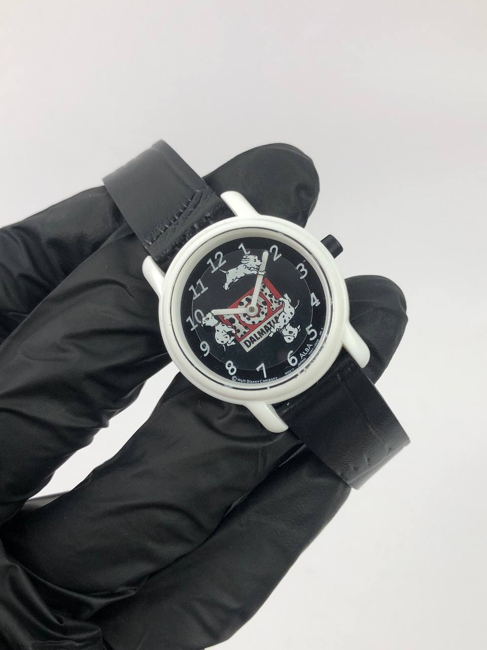 WALT DISNEY WATCH FLOATING SECOND JAPAN - Gambar 4