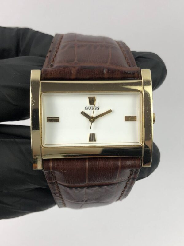 GUESS SQUARE LADY - Gambar 2