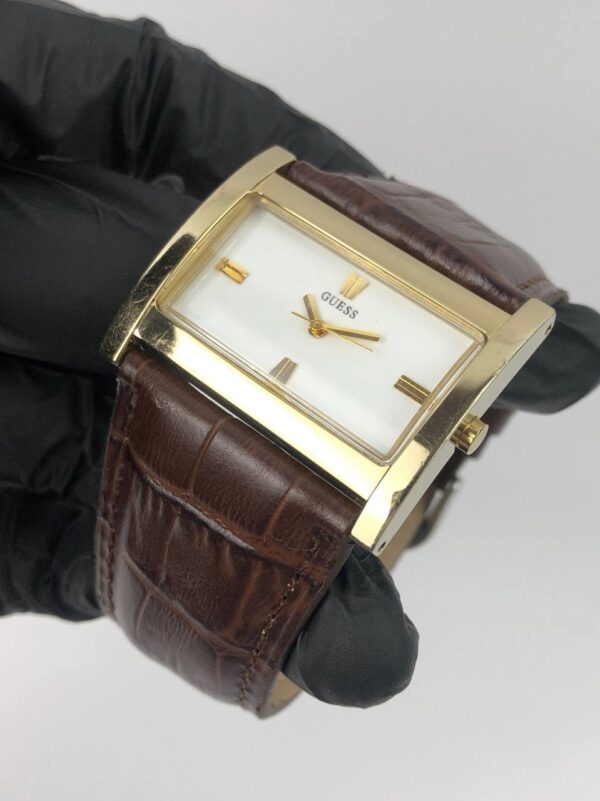 GUESS SQUARE LADY - Gambar 3