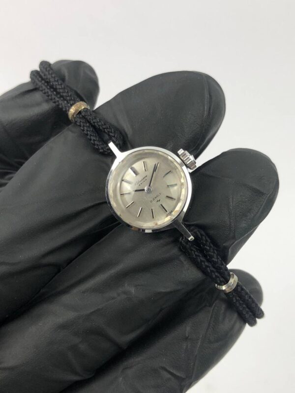 VINTAGE SEIKO UNIVERSE LADY - Gambar 4