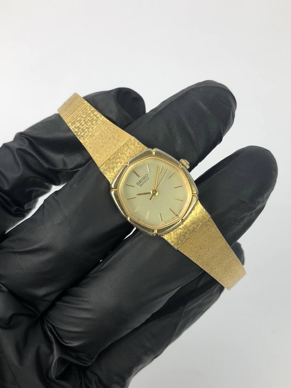 SEIKO QUARTZ MULTIGONAL BEZEL LADIES - Gambar 4