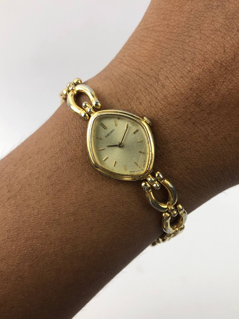 BEAUTIFUL SEIKO DIAMOND SHAPE LADY