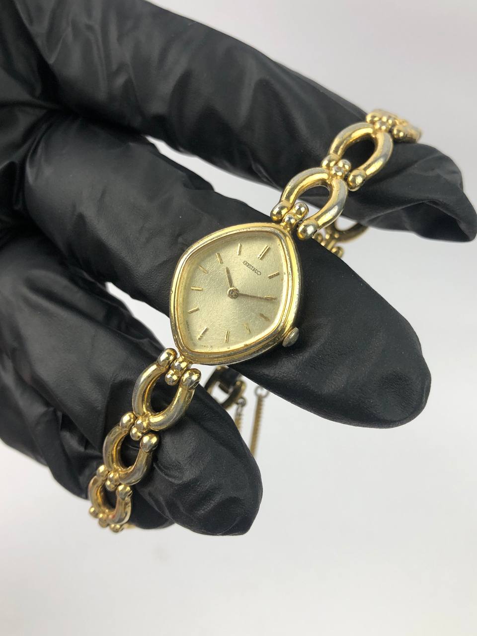 BEAUTIFUL SEIKO DIAMOND SHAPE LADY - Gambar 3