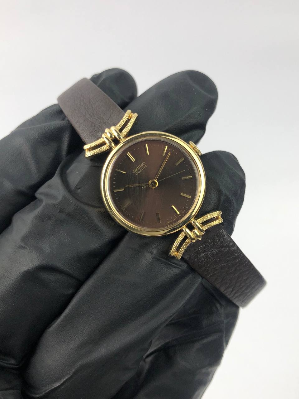 SEIKO QUARTZ VANCY LUG BROWN DIAL - Gambar 3