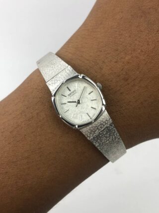 BEAUTIFUL SEIKO QUARTZ SNOWFLAKE DIAL