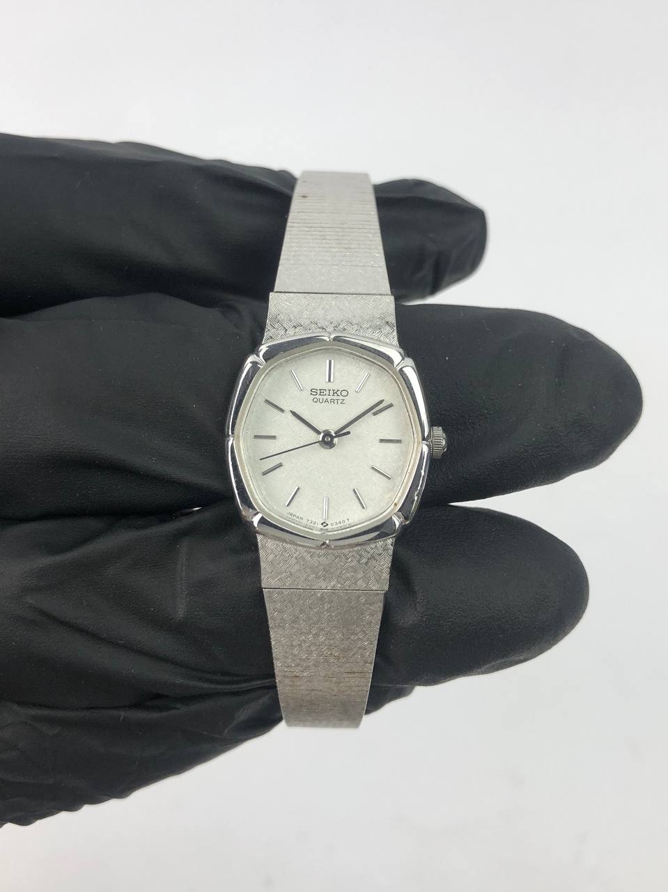 BEAUTIFUL SEIKO QUARTZ SNOWFLAKE DIAL - Gambar 2