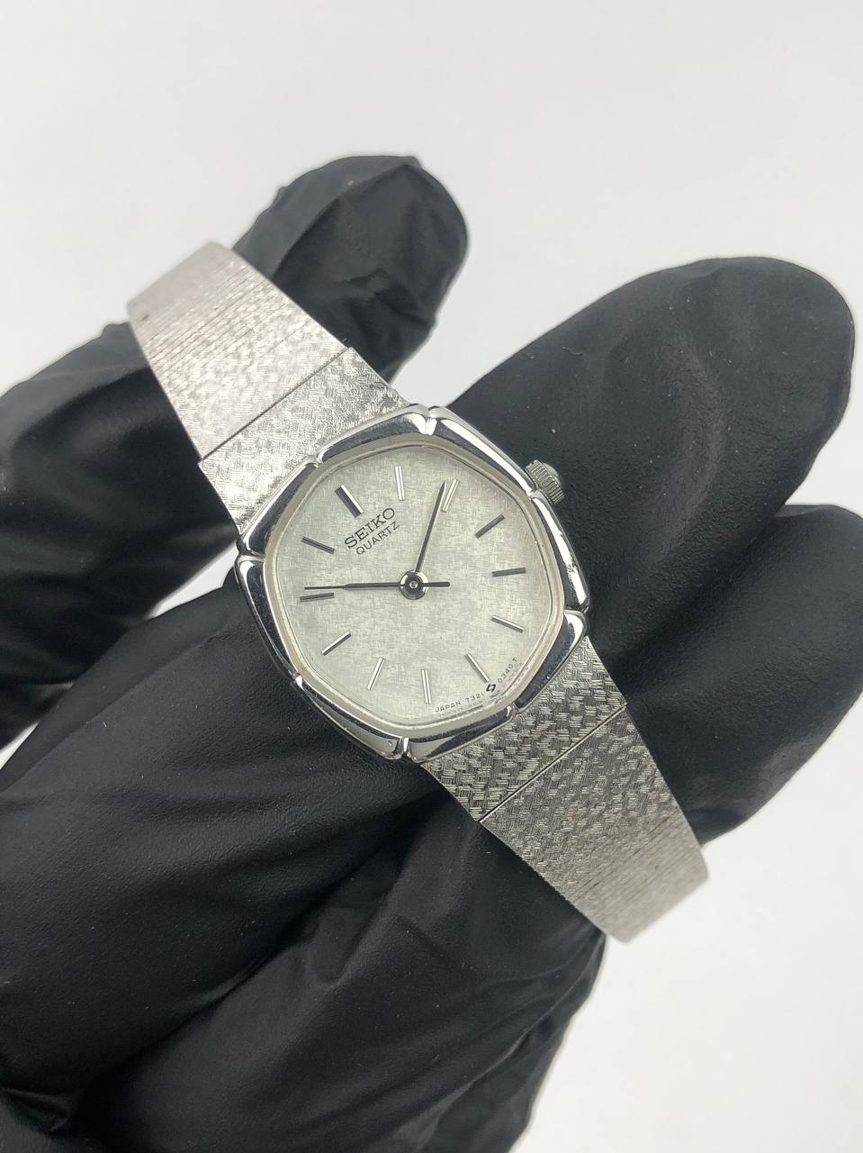 BEAUTIFUL SEIKO QUARTZ SNOWFLAKE DIAL - Gambar 4