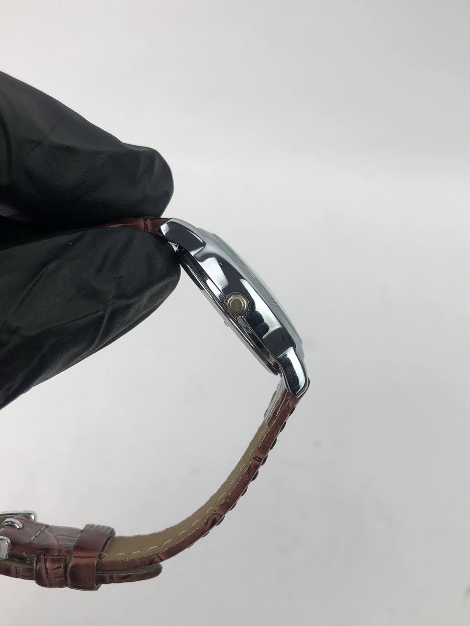 Q&Q OVAL CASE - Gambar 5