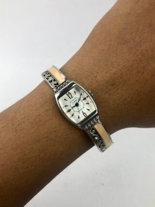 BANGLE TONNEAU ELEGANT – DIAL PUTIH, ACCENT SILVER