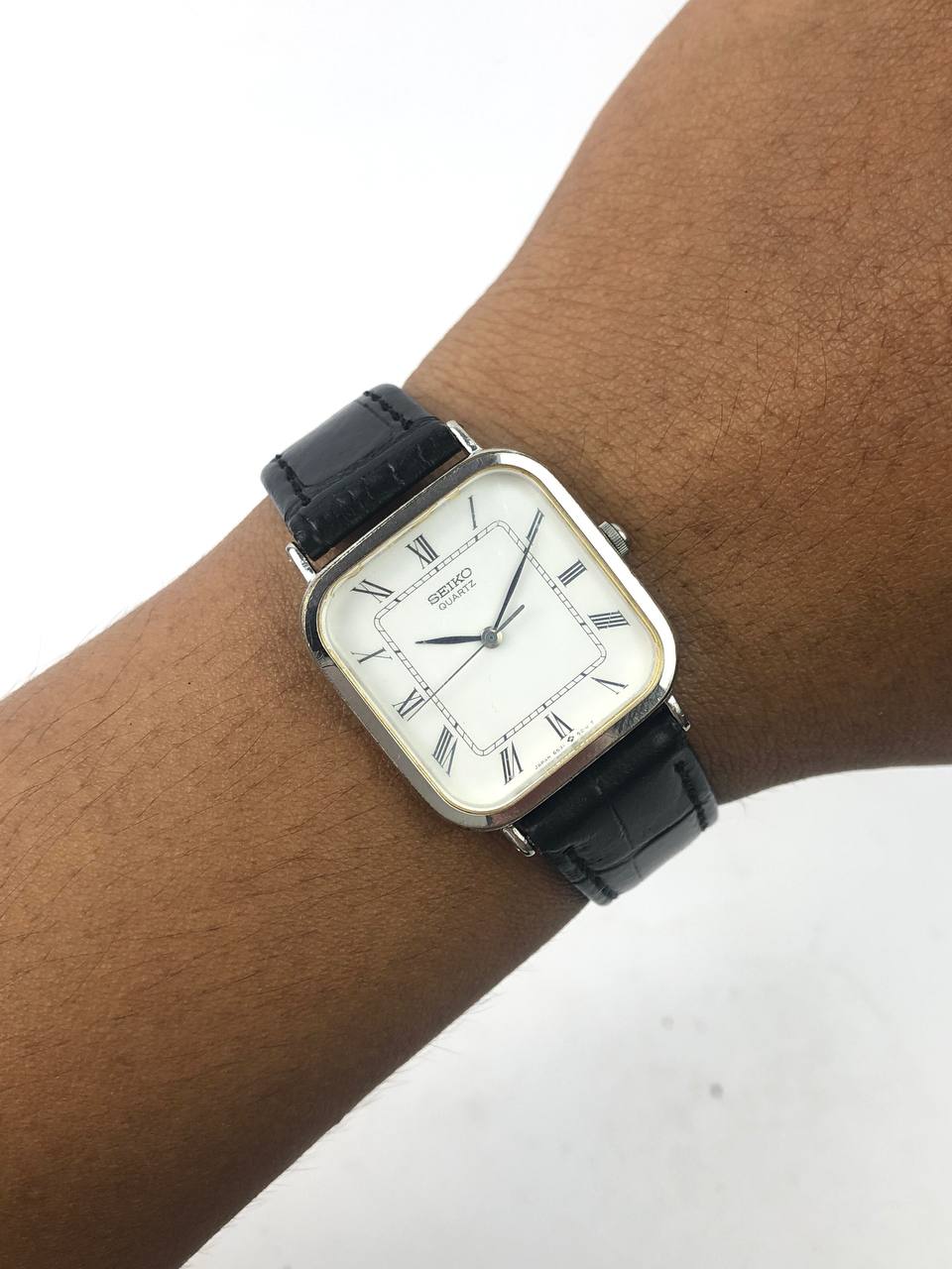 SEIKO TANK QUARTZ – DIAL PUTIH ROMAN, CASE SQUARE