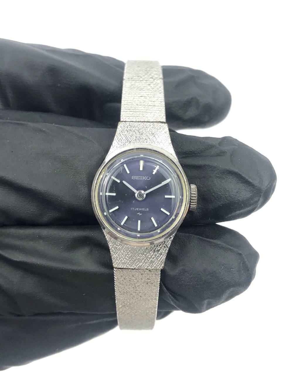 Seiko – Case Round Silver, Dial Biru, Textured Silver Bracelet - Gambar 2