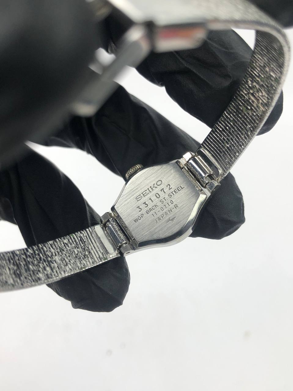 Seiko – Case Round Silver, Dial Biru, Textured Silver Bracelet - Gambar 7