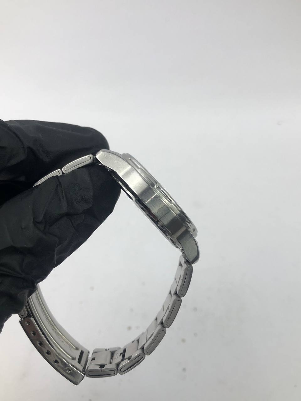 Seiko Chronograph – Round Steel Case, Black Pilot Dial, Full Chrono Function untuk Look Maskulin & Sporty. - Gambar 6