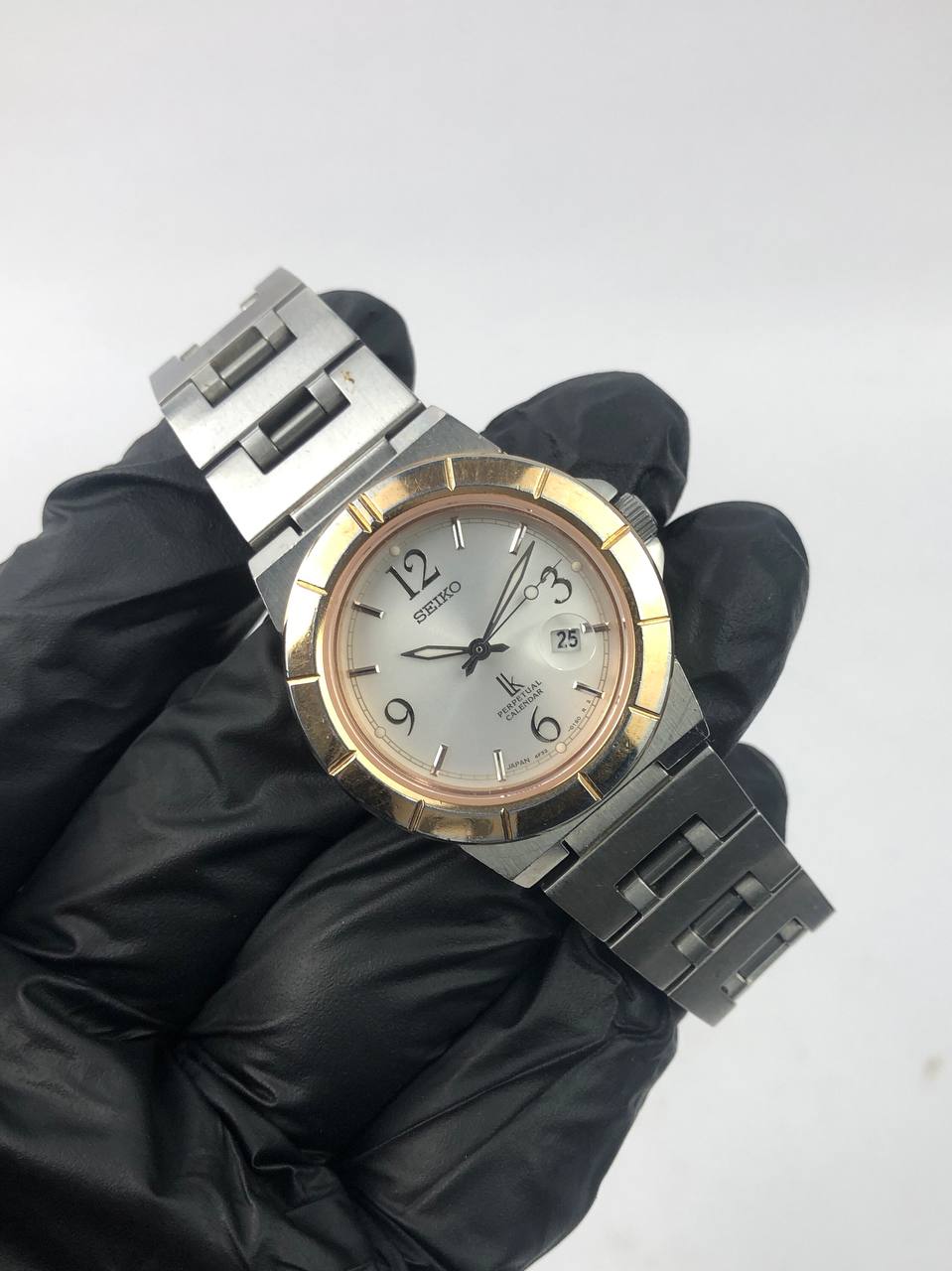 Seiko lukia perpetual calendar TwoTone Bezel Rantai Steel - Gambar 4