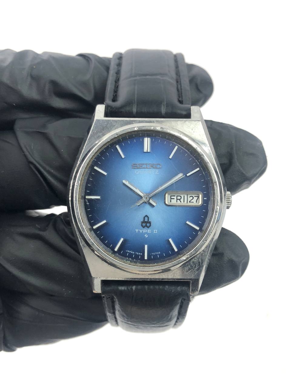 Seiko Quartz TYPE II Blue Gradient Dial cushion case - Gambar 2