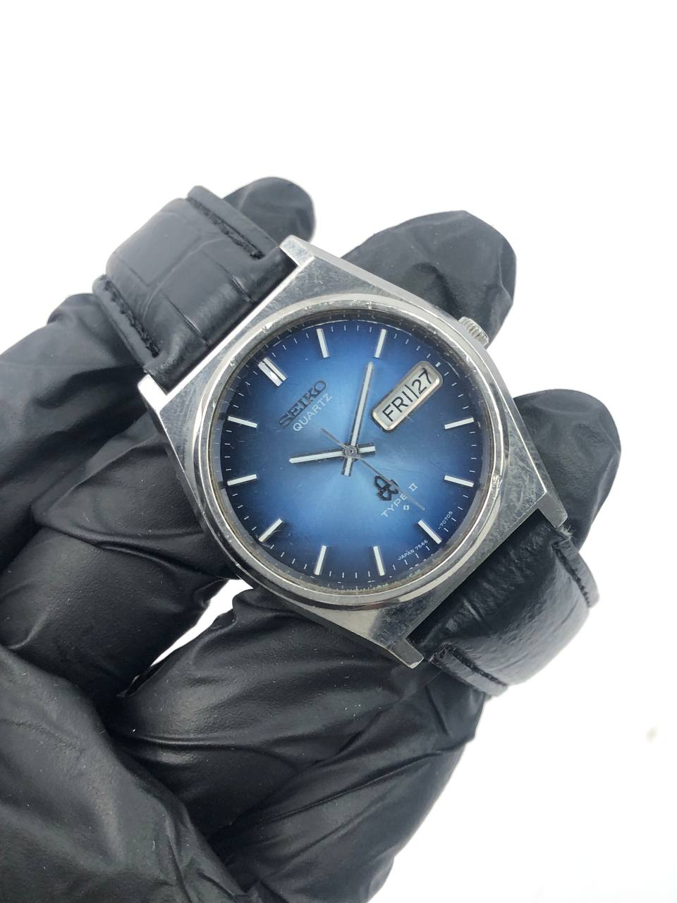 Seiko Quartz TYPE II Blue Gradient Dial cushion case - Gambar 4