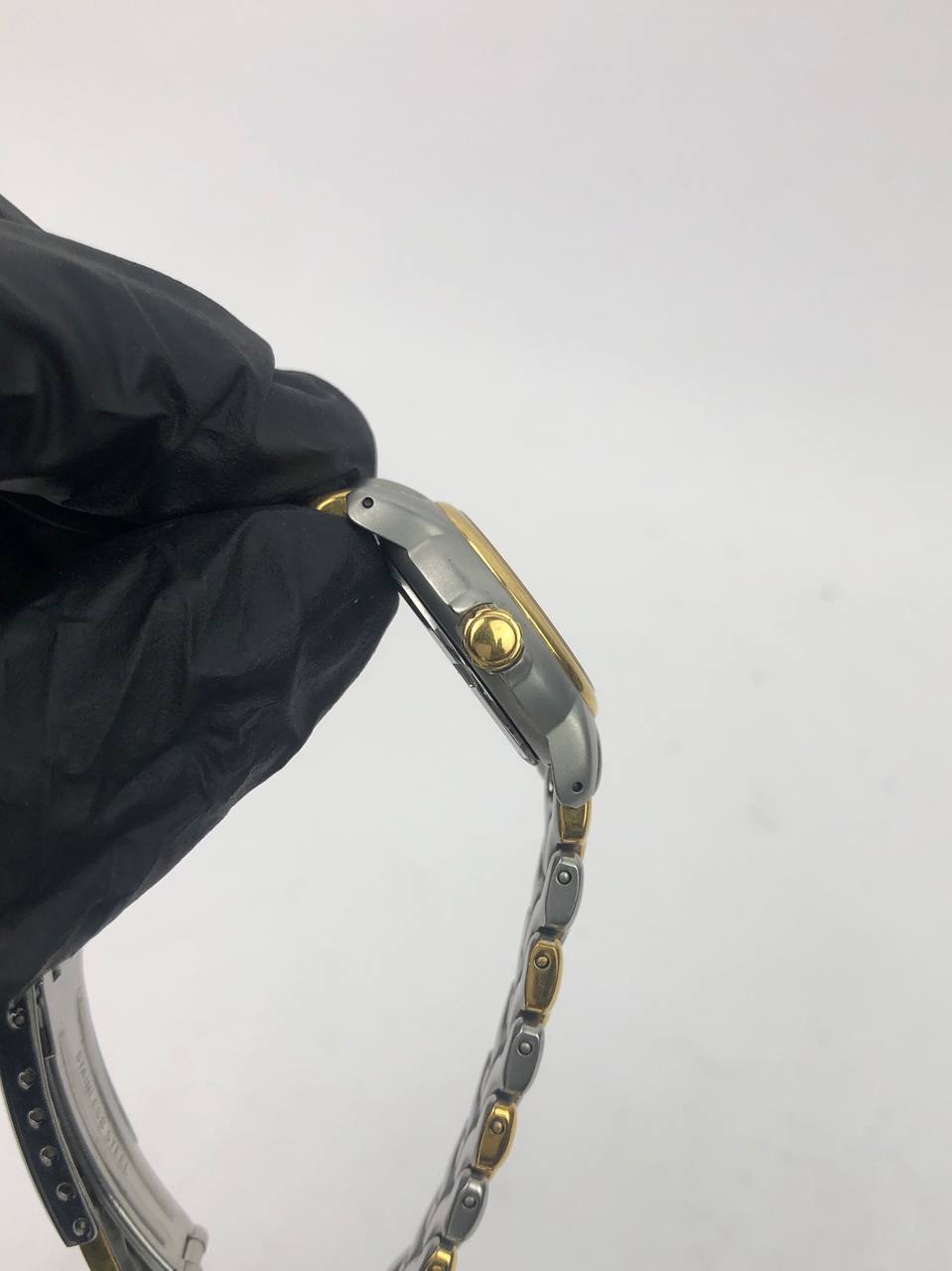 AUREOLE Wave Classic TwoTone Curved Case, Clean White Dial, Iconic Link Bracelet - Gambar 5